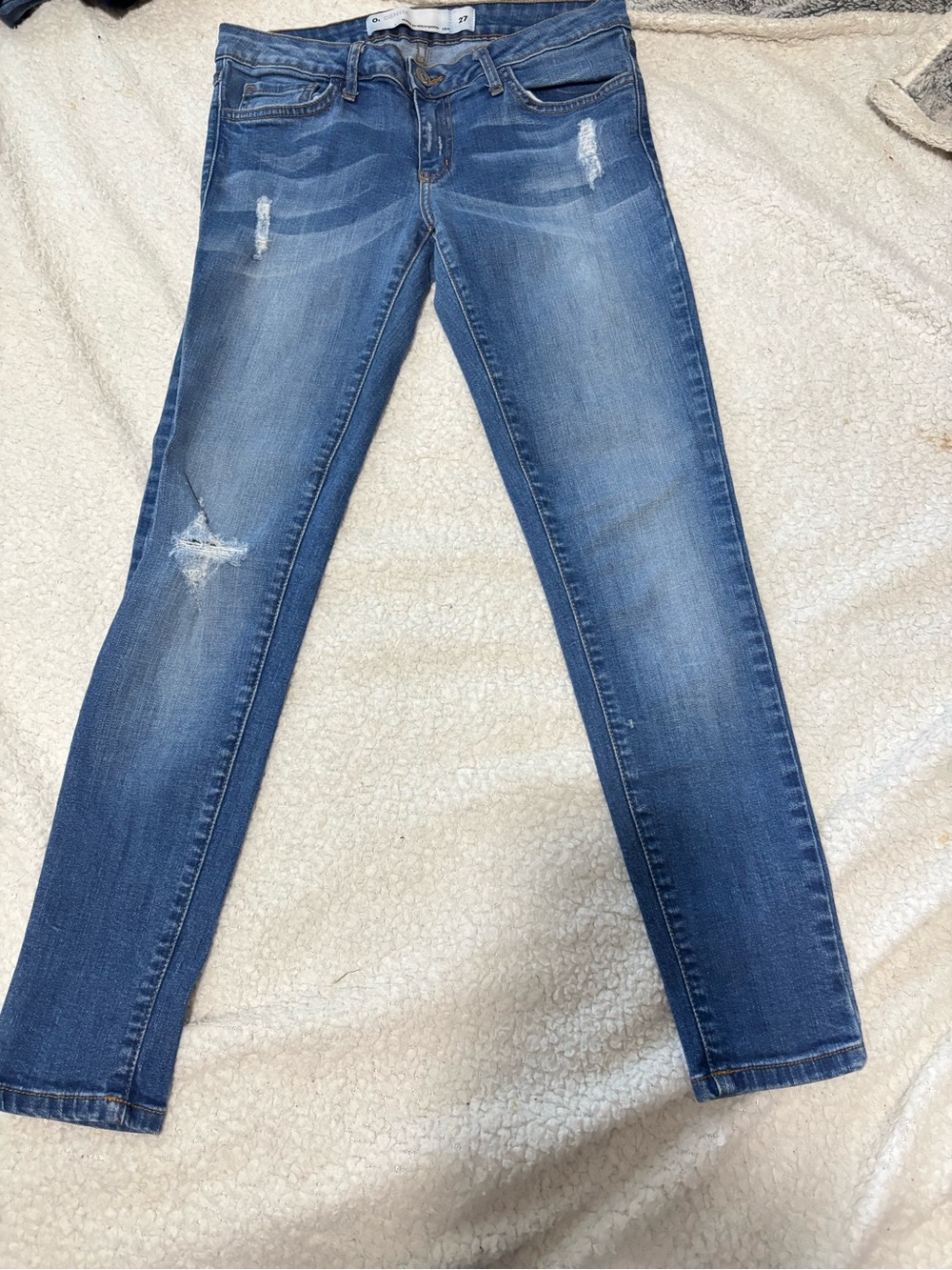 Distressed Skinny Jeans in Blue for Women